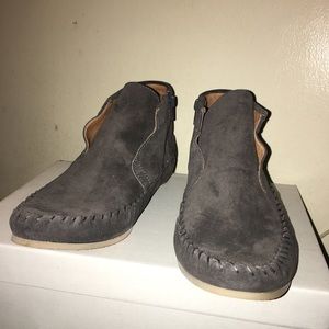 New in Box Matt Bernson Bandit Moccasins Size 9.5